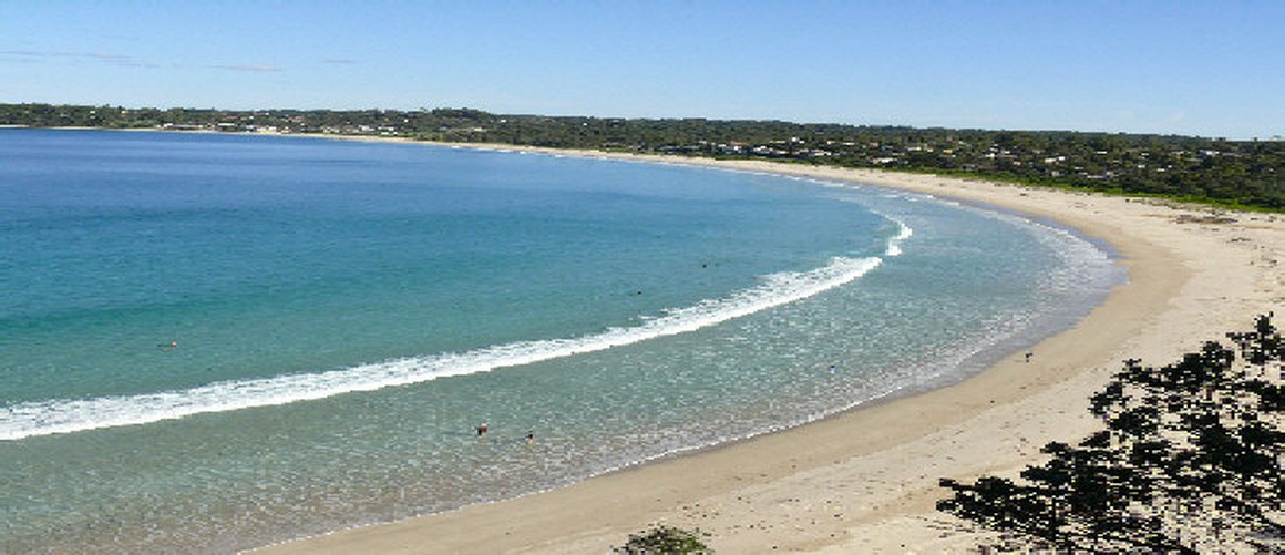 MOLLYMOOK BEACH